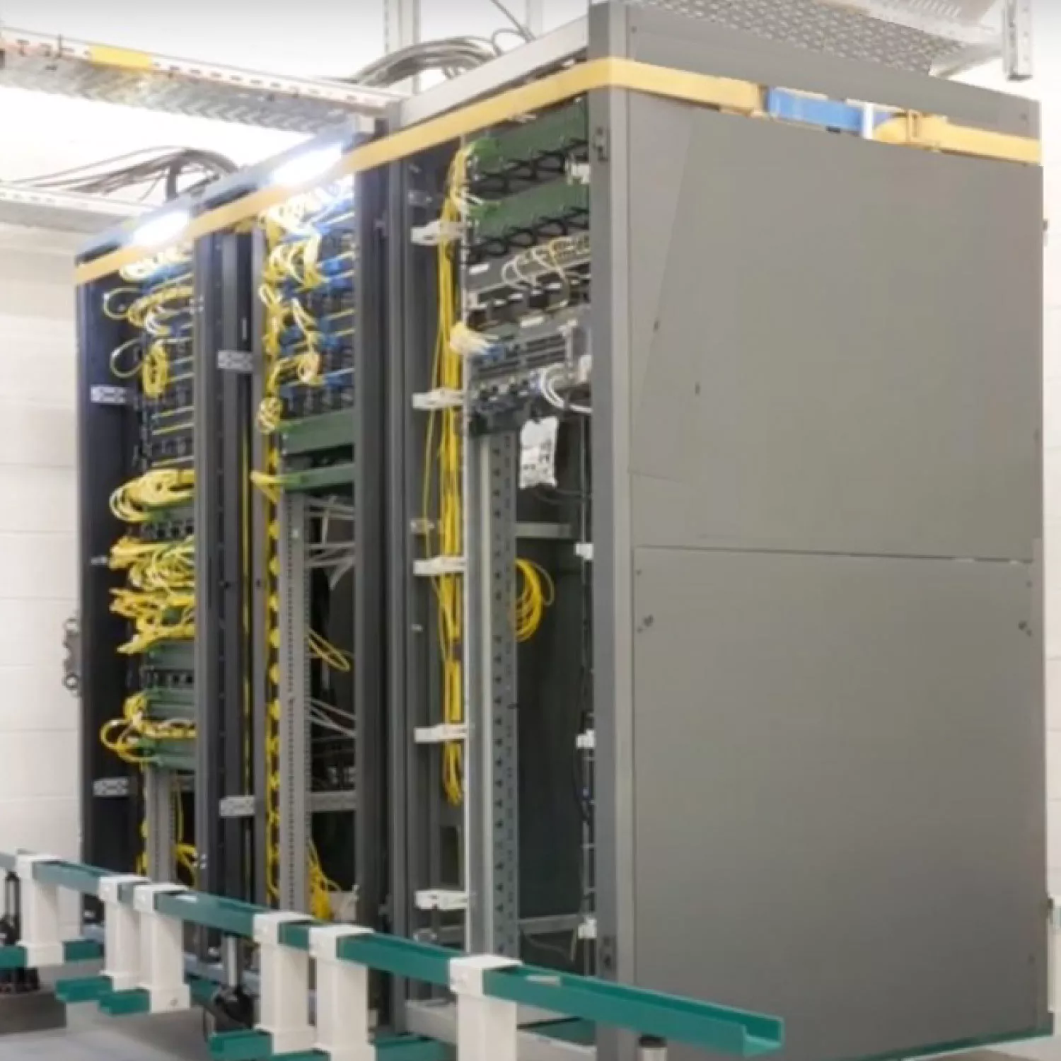 Levage et déplacement de baies en exploitation